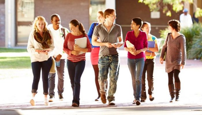 Bando per 14 tirocini presso le Scuole italiane all’estero